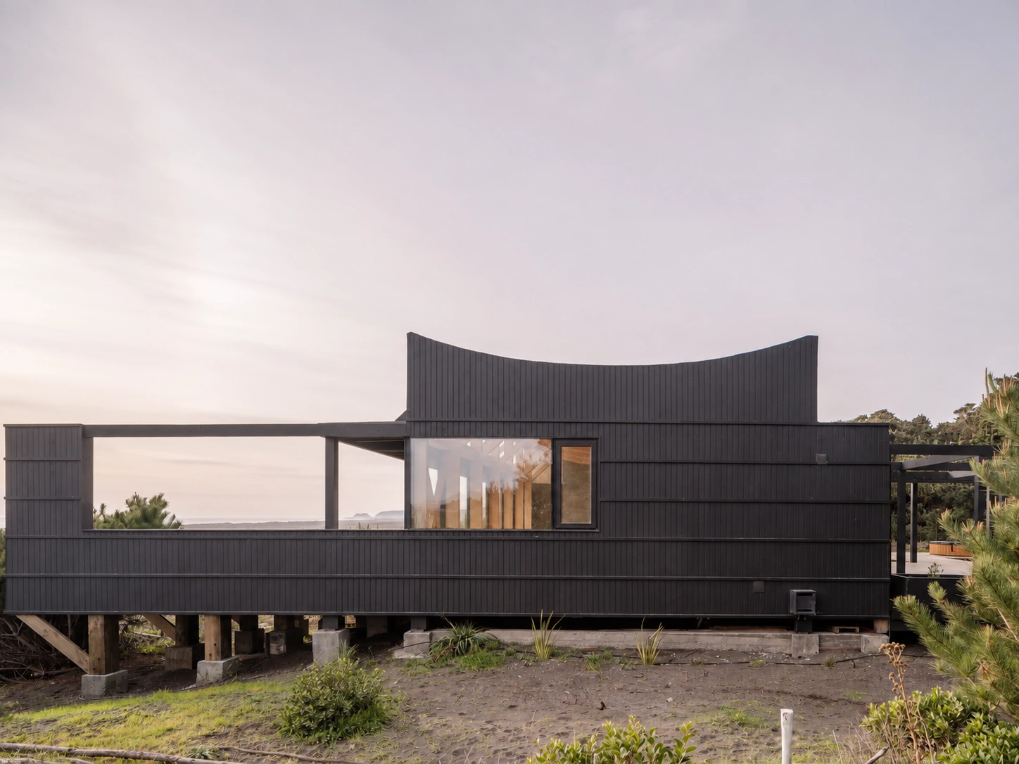 Casa Pullay · Entre el bosque y el mar